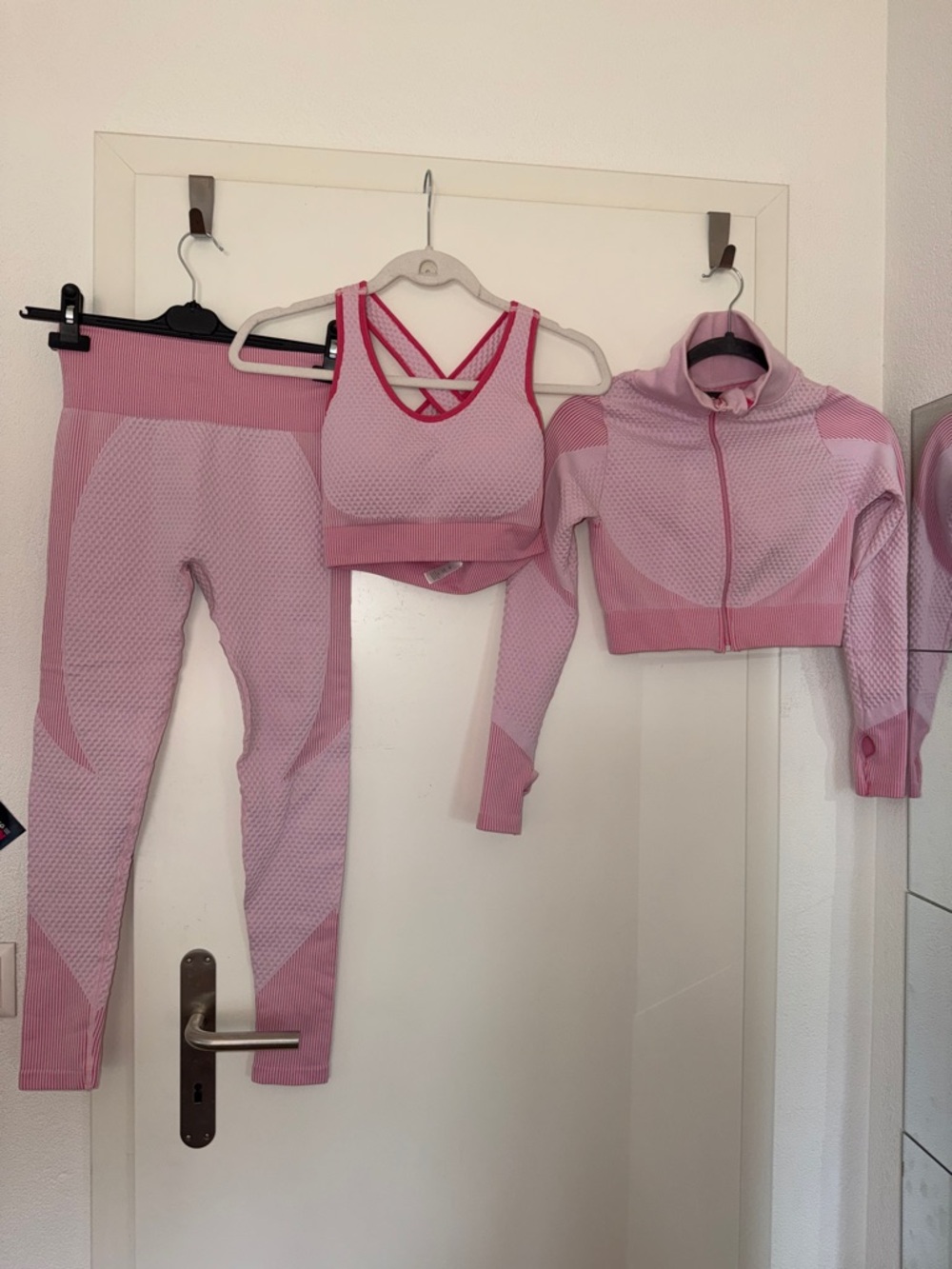 Pink Seamless 3-Piece Active Set - Sports Bra, Leggings & Zip Hoodie - M